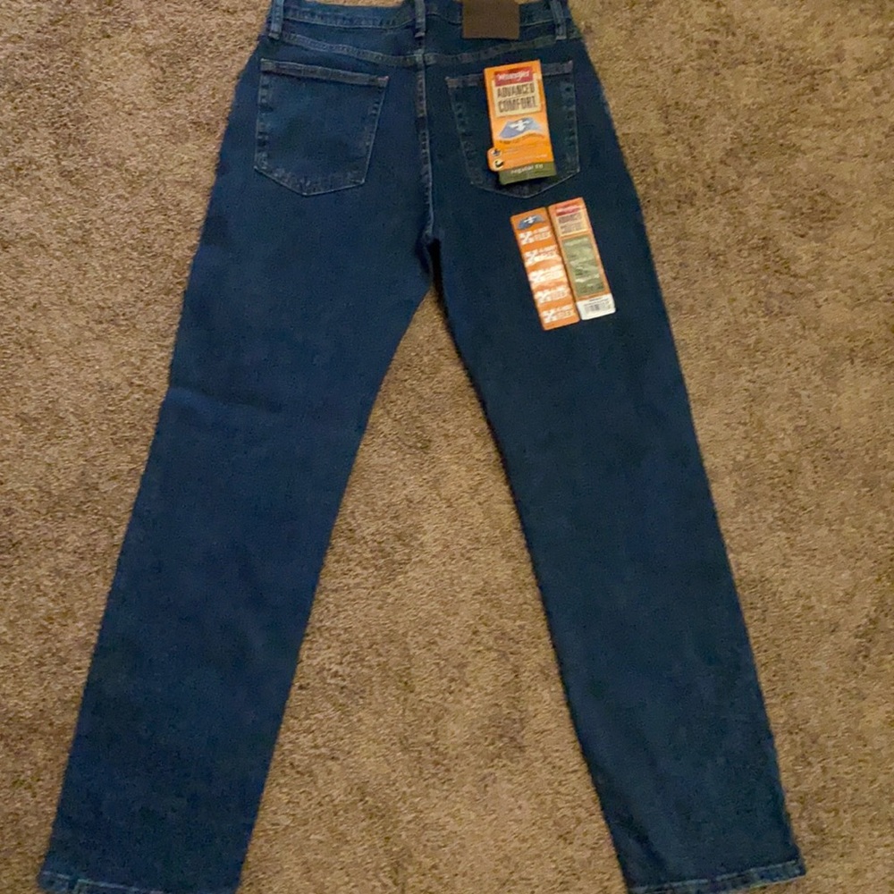 NWT Wrangler Advanced Comfort (Regular Fit)